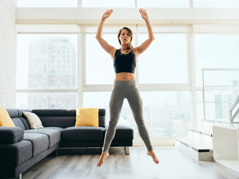 Số lần tập jumping jack nên điều chỉnh theo thể lực, kinh nghiệm và mục tiêu cá nhân.
