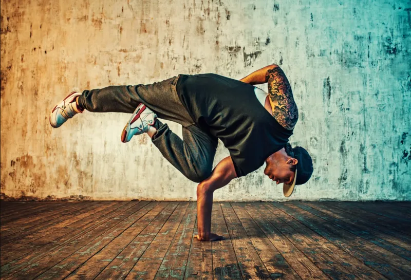Người mới nên xây nền tảng từ nhịp điệu, footwork và kiểm soát cơ thể trước động tác khó.