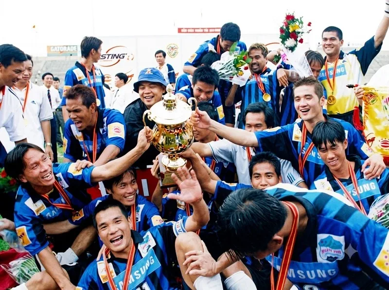 Hai chức vô địch V.League liên tiếp năm 2003 và 2004 ghi dấu thời kỳ hoàng kim của HAGL.